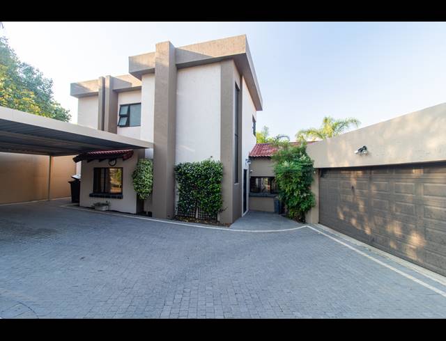 4 BEDROOM CLUSTER FOR SALE IN LONEHILL